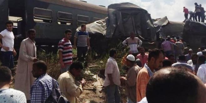 Mısır’da iki tren çarpıştı! 28 ölü
