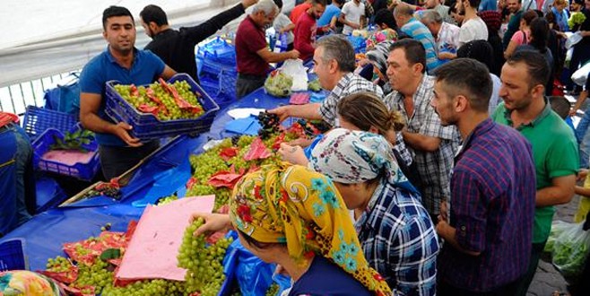 Pazara gidenler şaştı kaldı! Her şey bedava…