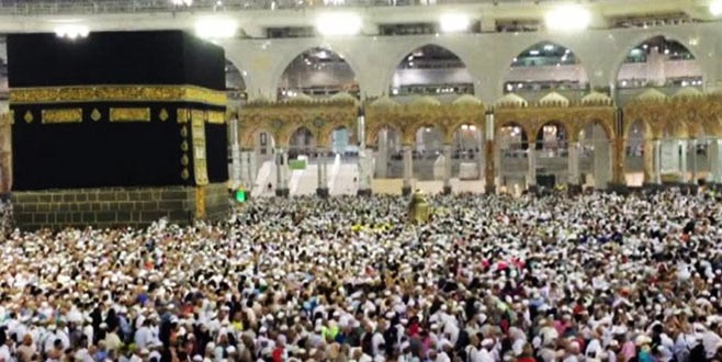 Hacılar Mina’da şeytan taşladı