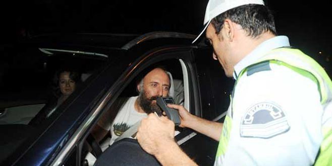 Halit Ergenç trafik kontrolüne takıldı