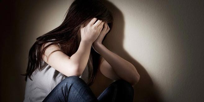 İstismarla suçladıkları dedeleriyle aynı evdeler!