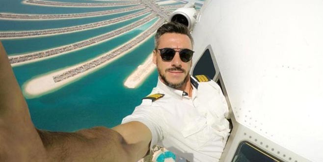 Pilotun tepki çeken selfiesi!