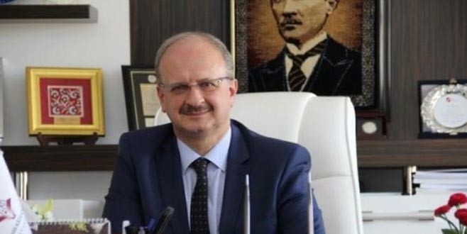 Rektör istifa etti!