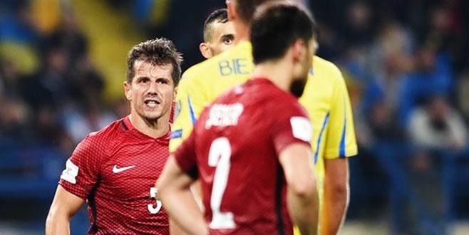 Şener Özbayraklı’dan Emre açıklaması! Küfür etti mi?