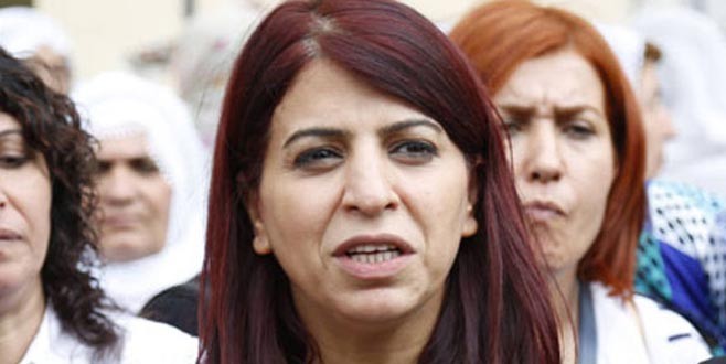 Sibel Yiğitalp evinin önünde gözaltına alındı