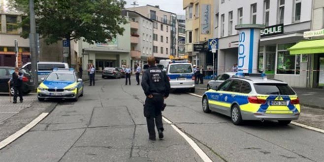 Almanya’da bıçaklı saldırı!