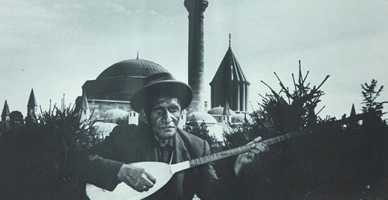 Aşık Veysel 123 yaşında!