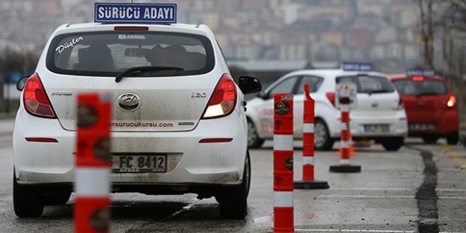 Ehliyet alacaklar dikkat! Ön sınav kaldırıldı