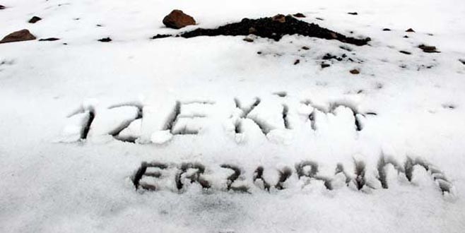 Erzurum’da kar kalınlığı 5 santimetreyi buldu