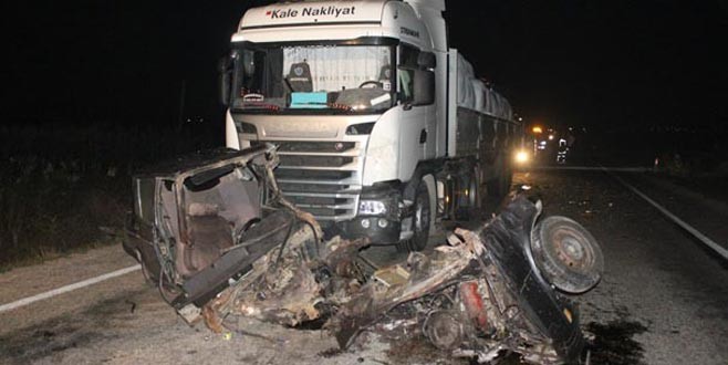 İkiye bölünen araçtan sağ çıktı