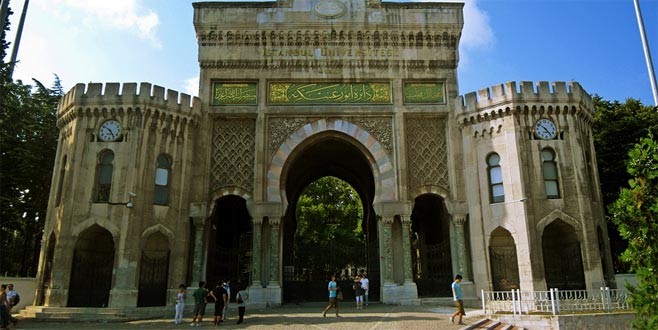 İstanbul Üniversitesi’nde not skandalı
