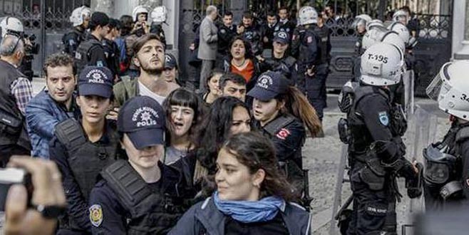 İstanbul Üniversitesi’nde polis müdahalesi