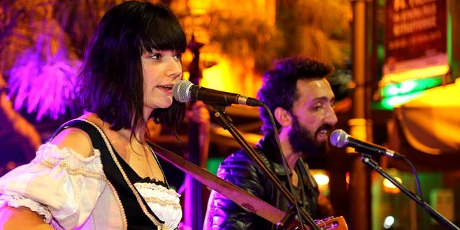 İsviçreliler Maltepe gecelerini aydınlattı