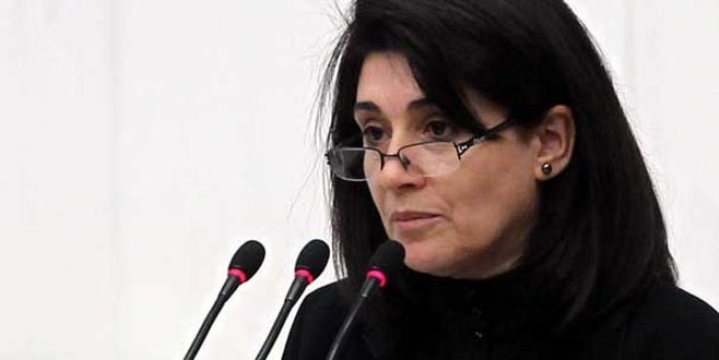 Leyna Zana beraat etti