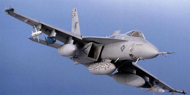 Madrid’de savaş uçağı düştü