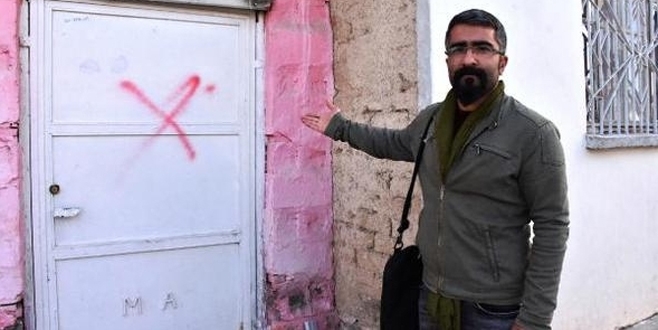 Alevi ailelerin evleri işaretlendi