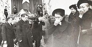 Atatürk son yolculuğuna böyle uğurlandı