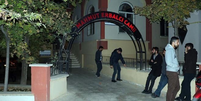 Gönüllü müezzinlik yaptığı camide ölü bulundu