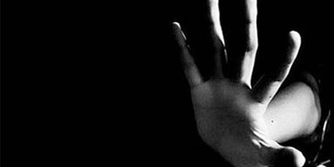 Kızını töreden babası kurtardı