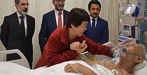 Koreli Ayla Süleyman babasını ziyaret etti!