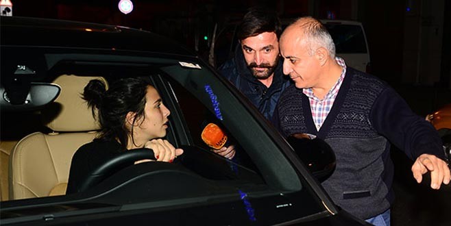 Zehra Çilingiroğlu’nun olaylı gecesi!