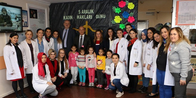 Altınok Öz Dünya Kadın Hakları Günü’nü kutladı