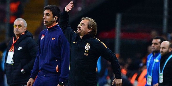 Ayhan Akman’dan Muslera’ya küfür iddiası