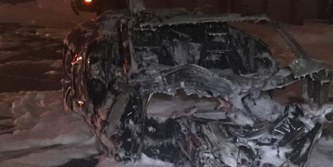 İstanbul’da feci kaza: Lüks araç parçalara ayrıldı