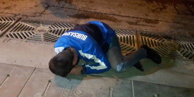 Kaza yapan alkollü sürücü hüngür hüngür ağladı