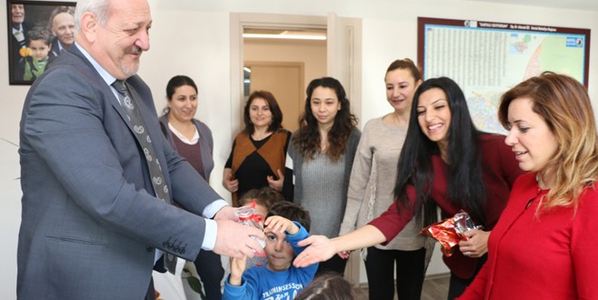 Kreş öğrencilerinden Kartal Belediyesi’ne yeni yıl ziyareti