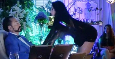 ‘Kedicik’ Kübra Yıldırım’dan erotik dans