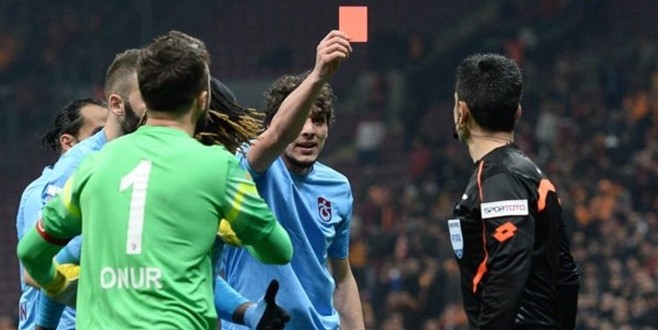 Deniz Ateş Bitnel’e bir kırmızı kart daha