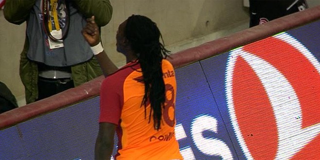 Gomis’ten ‘Para’ göndermesi