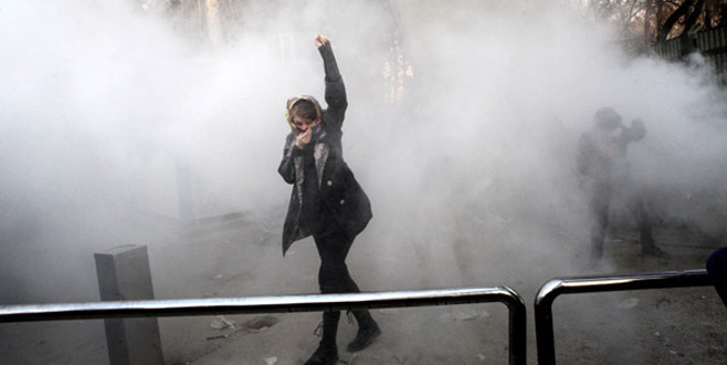 İran’da gerilim gittikçe artıyor