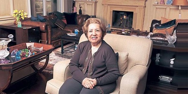 Semra Özal: Viski de içerim namaz da kılarım