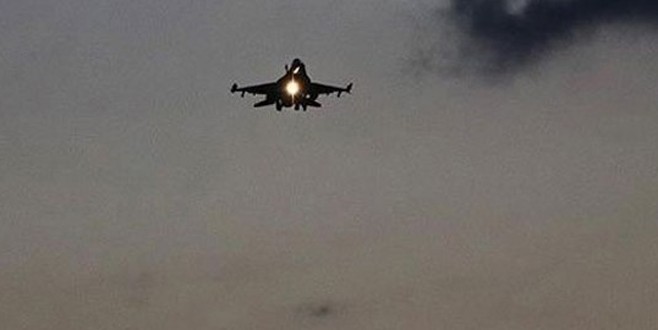 Türk jetleri Minniğ askeri havaalanını vurdu
