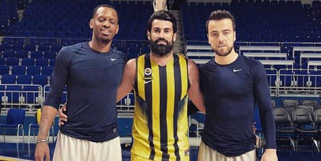 Volkan Demirel basketbol antrenmanında