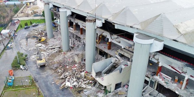 Asbest alarmı! Veliler çocuklarını okula göndermedi