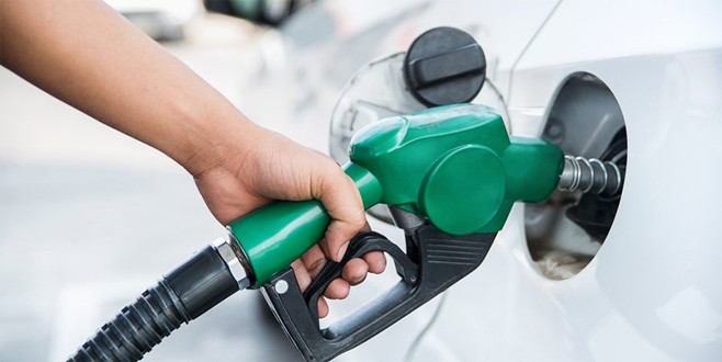 Benzine 1 lira 35 kuruş zam geliyor!
