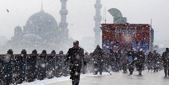 İstanbul’da kar yağışı başladı!
