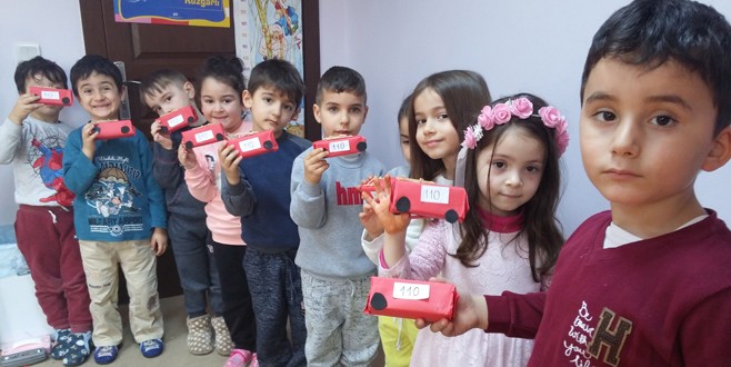 Minikler acil yardımları öğreniyor