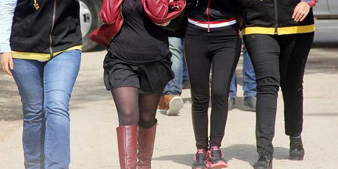 Sakarya’da aparta fuhuş baskını!