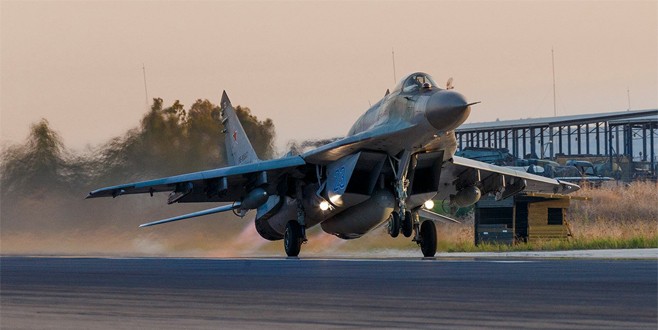 Suriyeli muhalifler Rus uçağını düşürdü