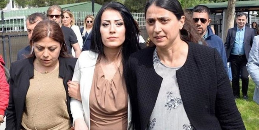 Ayşe öğretmen yeniden cezaevine girecek