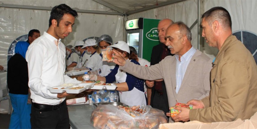 Kartal’da iftar sofralarına yoğun ilgi