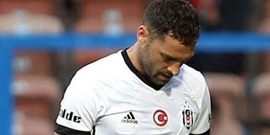 Tosic yine kırmızı kart gördü