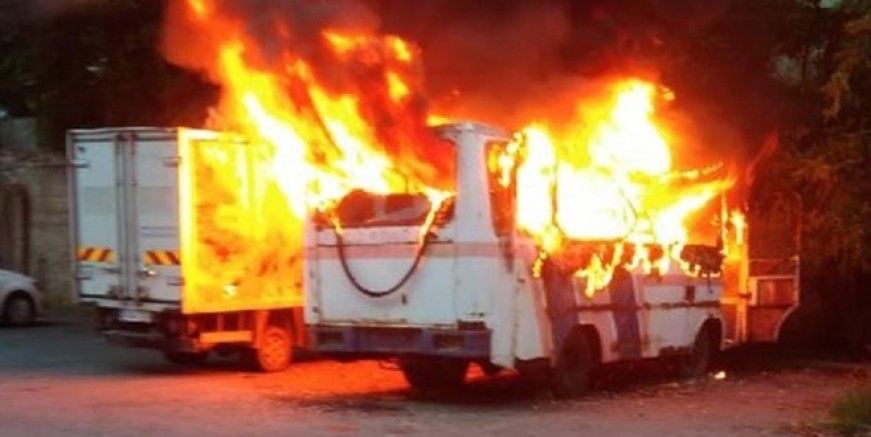 Maltepe’de yolcu otobüsü alev alev yandı