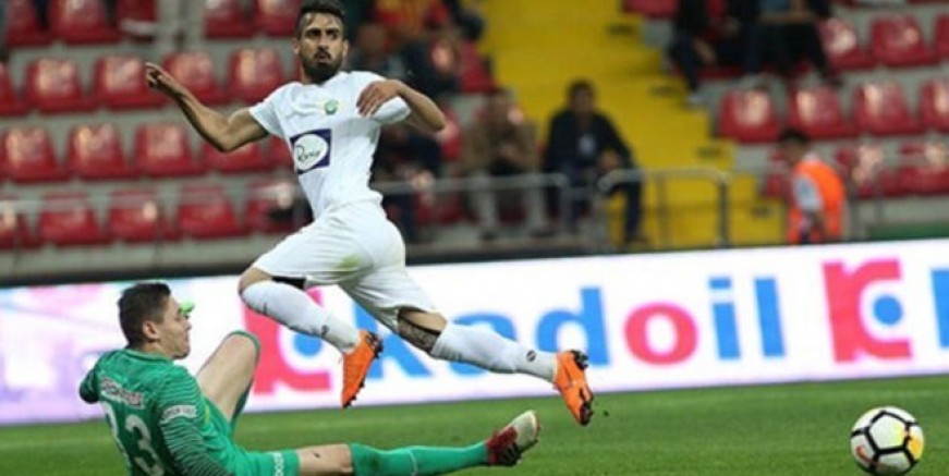 Muğdat Galatasaray’a imzayı atıyor