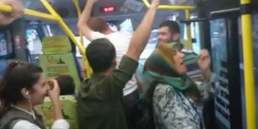Pendik’te minibüste taciz kavgası