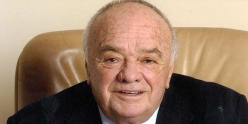 Şarık Tara hayatını kaybetti